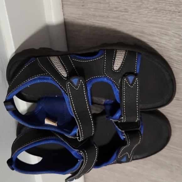 Boys summr sandals size 13 - Picture 3 of 3